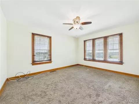 Living - 901 E Main St, Steeleville, IL 62288 photo 5 of 6