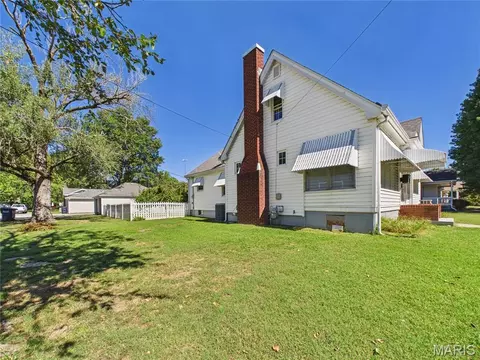 Exterior - 901 E Main St, Steeleville, IL 62288 photo 9 of 11