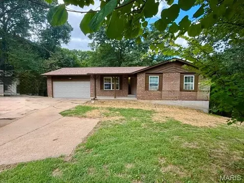 4581 Debbie Ln, House Springs, MO 63051