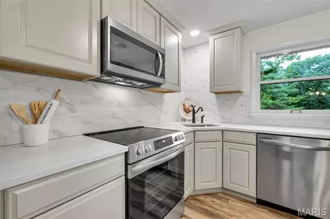 Kitchen - 3835 Highway C, Leslie, MO 63056 photo 1 of 2