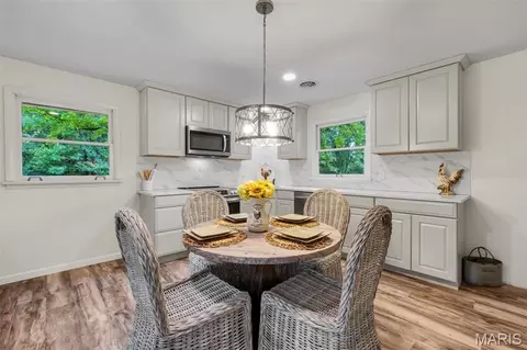 Dining - 3835 Highway C, Leslie, MO 63056 photo 1 of 2
