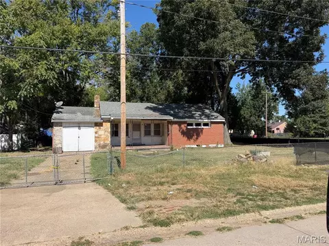 902 Ruth St, Sikeston, MO 63801