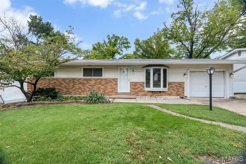 777 Southshire Dr, Saint Louis, MO 63125