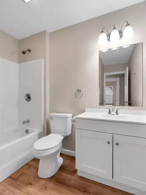 Bath - 609 S 2nd St, Pacific, MO 63069 photo 2 of 2
