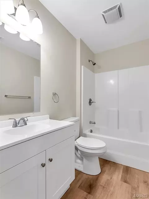 Bath - 609 S 2nd St, Pacific, MO 63069 photo 1 of 2