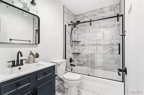 Bath - 3112 Del Rio Dr, High Ridge, MO 63049 photo 4 of 5