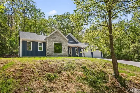 Exterior - 3112 Del Rio Dr, High Ridge, MO 63049 photo 2 of 5