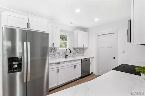 Kitchen - 3112 Del Rio Dr, High Ridge, MO 63049 photo 2 of 4