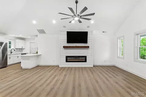 Living - 3112 Del Rio Dr, High Ridge, MO 63049 photo 2 of 5