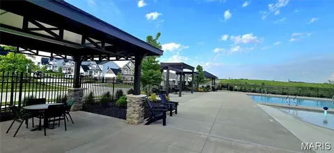 Exterior - 327 Dalriada Blvd, O'fallon, MO 63368 photo 4 of 6