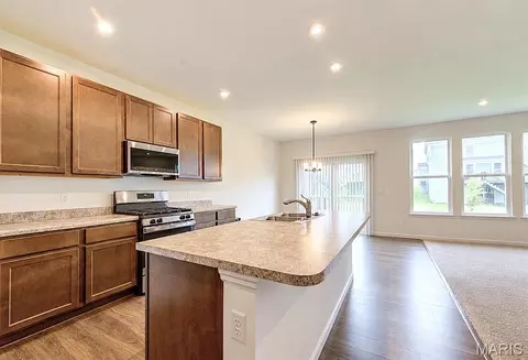 Kitchen - 327 Dalriada Blvd, O'fallon, MO 63368 photo 1 of 2