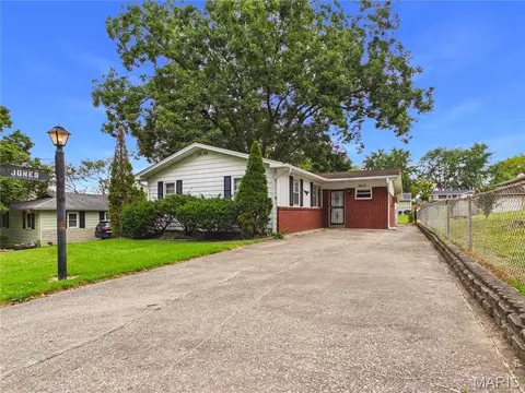 2613 Gardenia Ln, Cape Girardeau, MO 63703