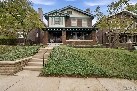 7043 Pershing Ave, University City, MO 63130