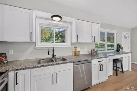 Kitchen - 507 Charlotte Pl, O'fallon, MO 63366 photo 3 of 3