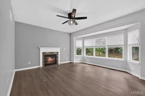 Living - 1151 Maywood Dr, Eureka, MO 63025 photo 4 of 5