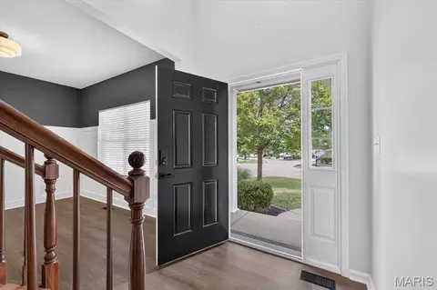 Entry Way - 1151 Maywood Dr, Eureka, MO 63025 photo 2 of 13