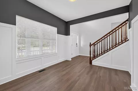 Entry Way - 1151 Maywood Dr, Eureka, MO 63025 photo 5 of 13