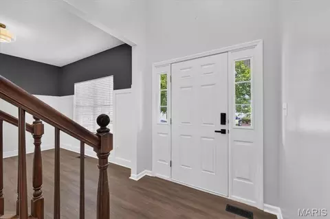 Entry Way - 1151 Maywood Dr, Eureka, MO 63025 photo 3 of 13