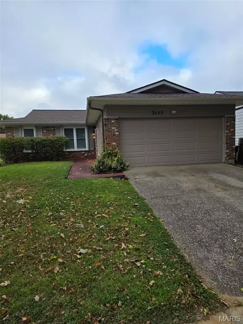 3645 Greenway Chase Dr, Florissant, MO 63031