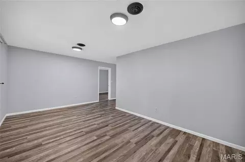 Living - 14467 Worth Ln, Plato, MO 65552 photo 2 of 2