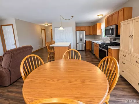 Dining - 720-722 Brittany Ct, Waterloo, IL 62298 photo 1 of 1