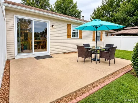 Exterior - 720-722 Brittany Ct, Waterloo, IL 62298 photo 4 of 4
