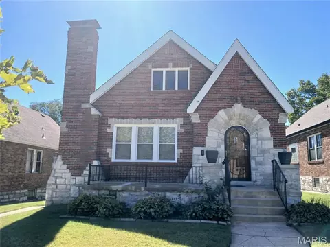 1620 Grape Ave, Saint Louis, MO 63147