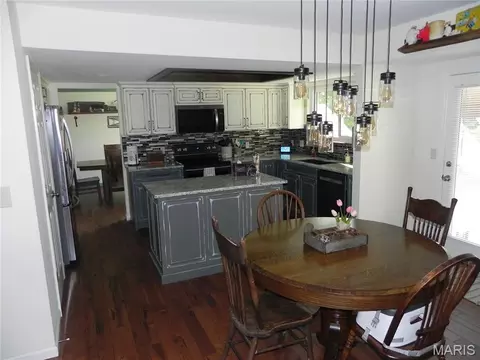 Kitchen - 4 Tinsmith Ct, O'fallon, MO 63366 photo 2 of 3