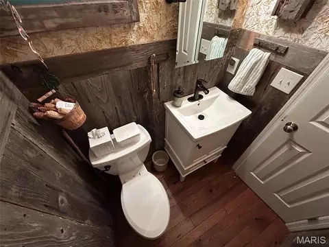 Bath - 4 Tinsmith Ct, O'fallon, MO 63366 photo 2 of 8