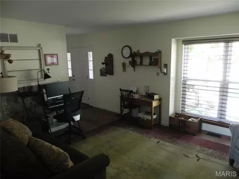 Living - 4 Tinsmith Ct, O'fallon, MO 63366 photo 1 of 5