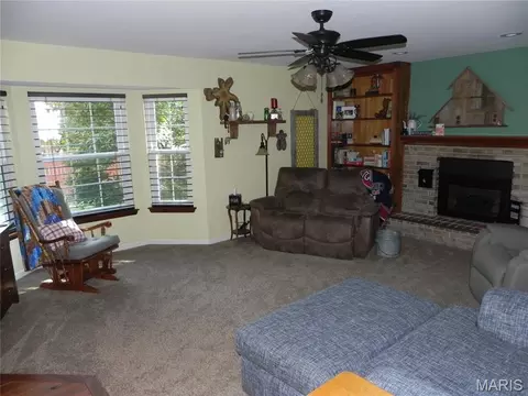 Living - 4 Tinsmith Ct, O'fallon, MO 63366 photo 4 of 5