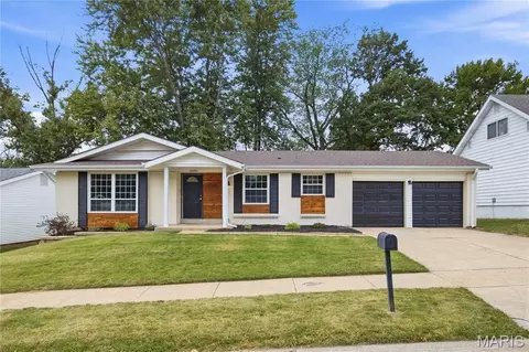 12285 Wensley Rd, Florissant, MO 63033