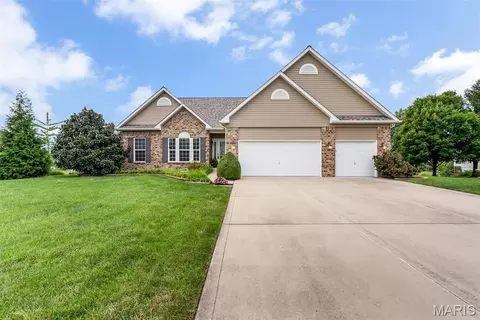 831 Autumn Rise, Columbia, IL 62236