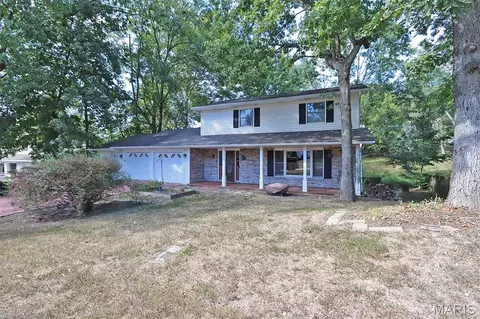 2010 Pamela Dr, Cape Girardeau, MO 63701