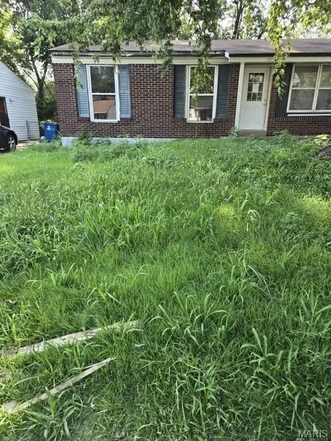 10357 Prince Dr, Saint Louis, MO 63136
