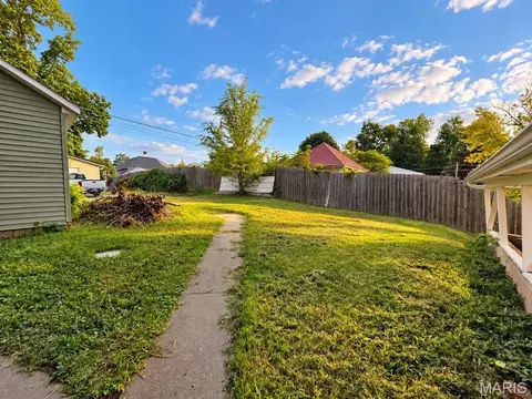 Exterior - 519 N Section St, Hannibal, MO 63401 photo 4 of 5