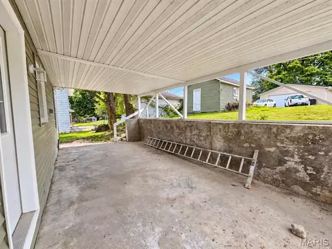 Exterior - 519 N Section St, Hannibal, MO 63401 photo 3 of 5