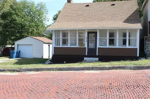 615 George St, Alton, IL 62002