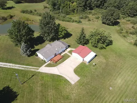Exterior - 31718 Casino Dr, Canton, MO 63435 photo 7 of 8