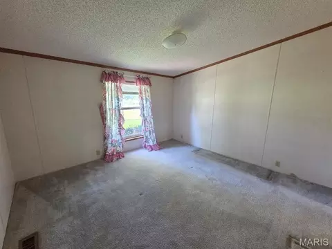 Bedroom - 31718 Casino Dr, Canton, MO 63435 photo 1 of 6