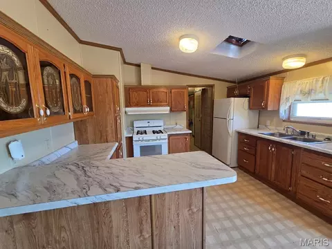 Kitchen - 31718 Casino Dr, Canton, MO 63435 photo 1 of 4