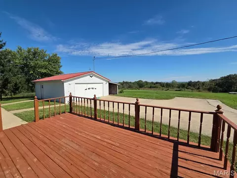 Exterior - 31718 Casino Dr, Canton, MO 63435 photo 3 of 8