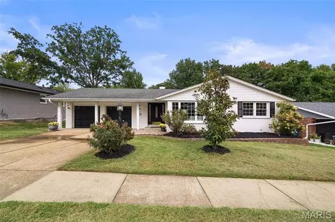 5157 Reynosa Dr, Saint Louis, MO 63128