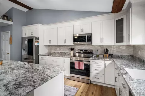 Kitchen - 28796 N Oak Dr, Wright City, MO 63390 photo 4 of 7