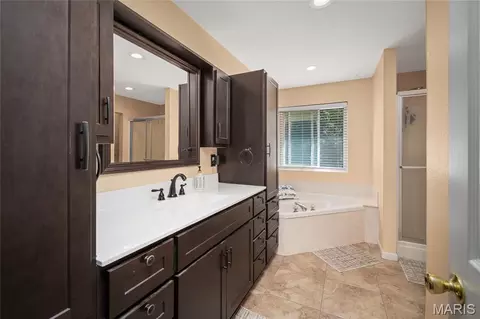 Bath - 28796 N Oak Dr, Wright City, MO 63390 photo 1 of 6