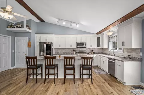 Kitchen - 28796 N Oak Dr, Wright City, MO 63390 photo 2 of 7