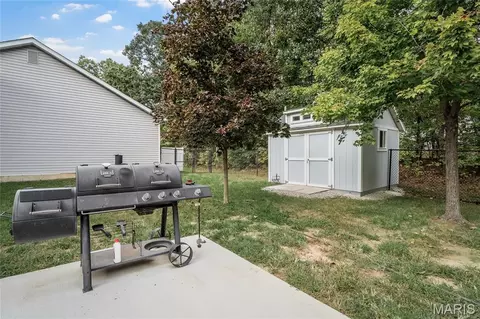 Exterior - 28796 N Oak Dr, Wright City, MO 63390 photo 5 of 11