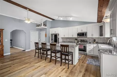 Kitchen - 28796 N Oak Dr, Wright City, MO 63390 photo 3 of 7