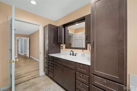Bath - 28796 N Oak Dr, Wright City, MO 63390 photo 3 of 6