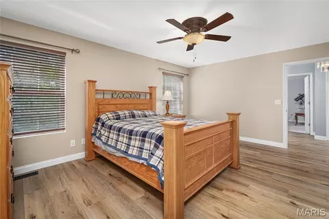 Bedroom - 28796 N Oak Dr, Wright City, MO 63390 photo 1 of 7